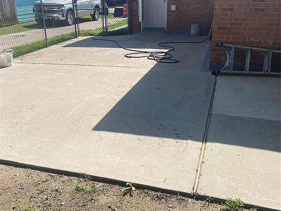 3rd image of 2208 37th St
