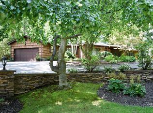 51 Wilmington Dr, Melville, NY 11747
