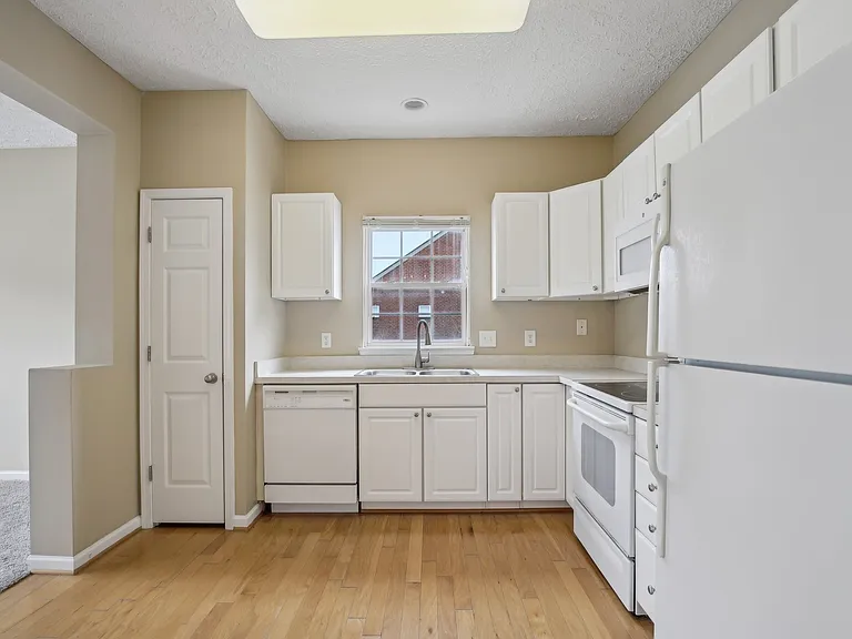 7841 Heaton Way — Photo 8