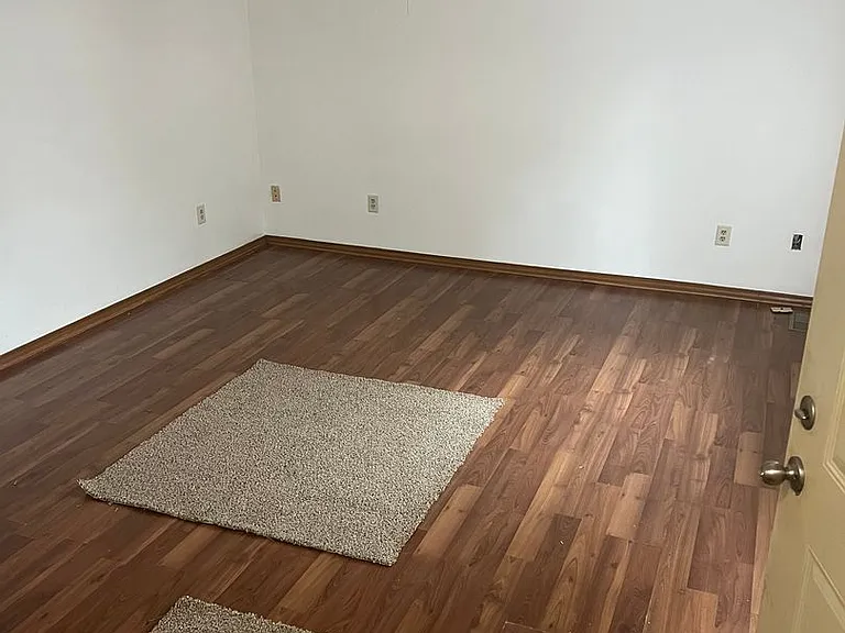 505 S Sale St #2-112 — Photo 3