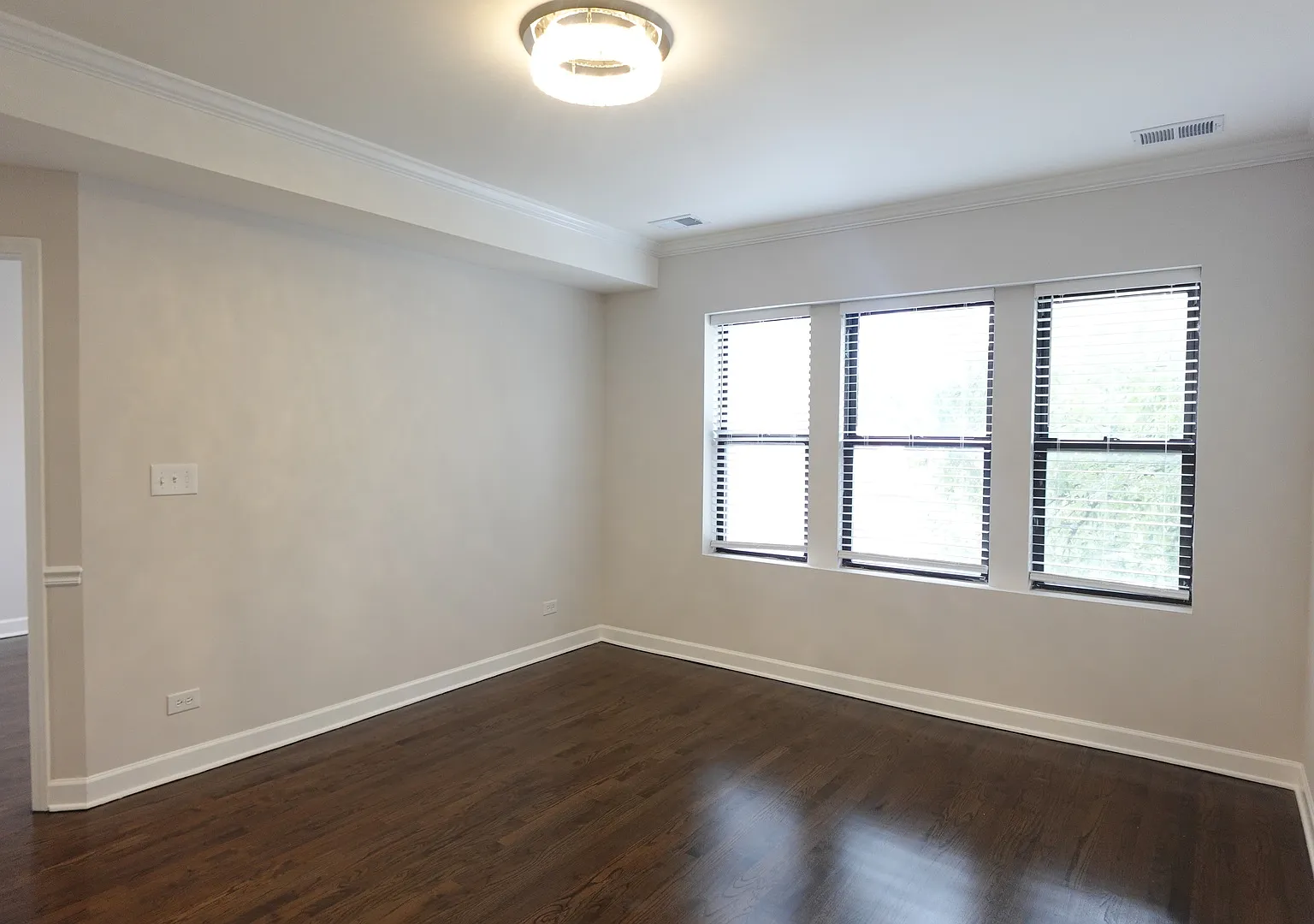 2 bed, 1200 sqft, $1,795 — Photo 4