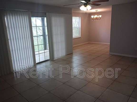 3rd image of 3958 Versailles Dr #B
