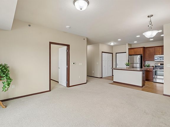3rd image of 1370 SW Magazine Rd #205