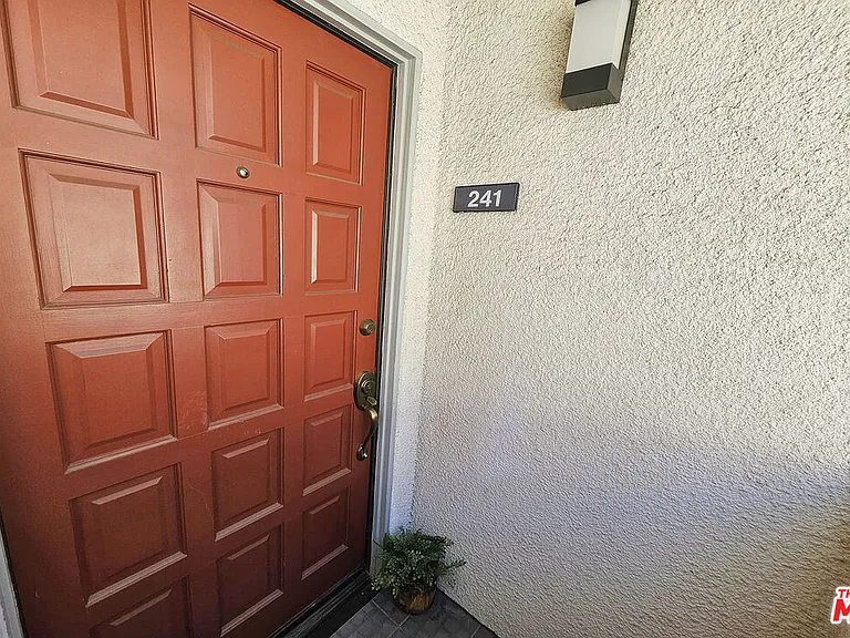 618 N Howard St #241 — Photo 25