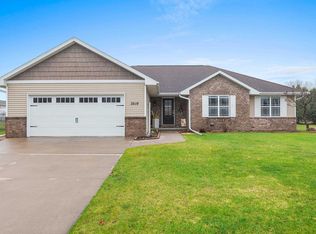 3519 Sandgate Castle Dr, Green Bay, WI 54313