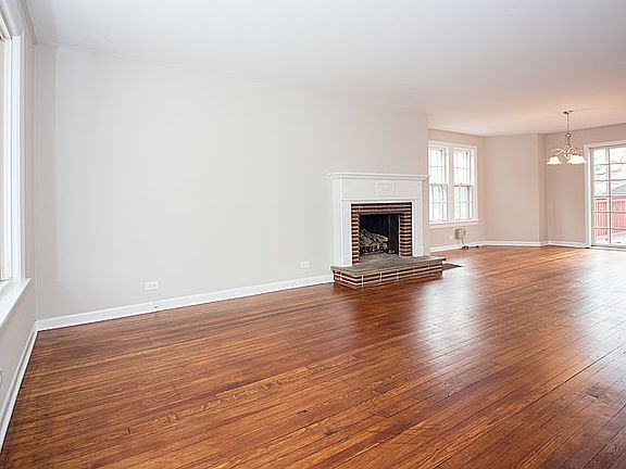 3rd image of 1523 Van Buren Ave
