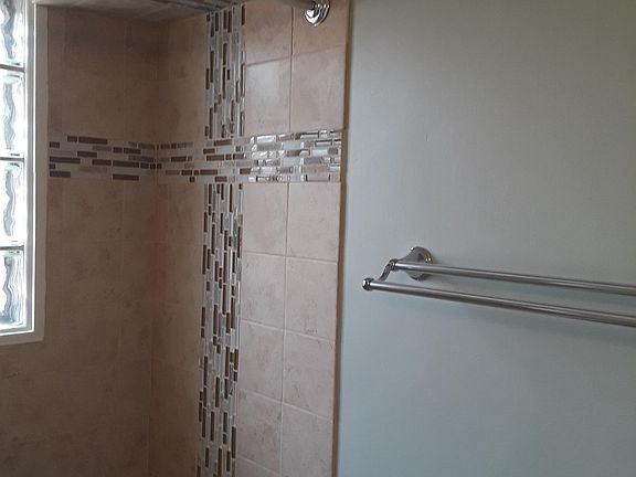 4th image of 5651 W Gunnison St #2