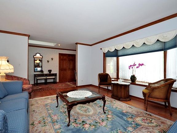 5th image of 9 Heather Ln