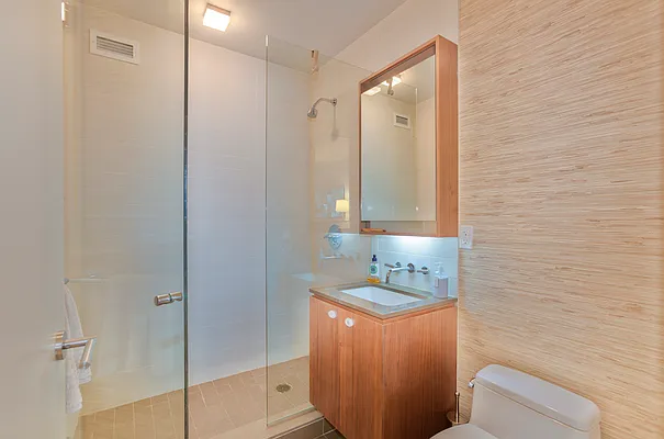 Sold by (Legacy) Elegran | media 16