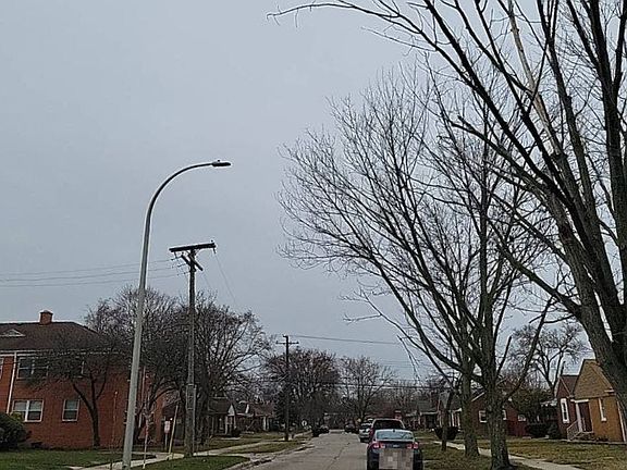 5th image of 19249 Tyrone St