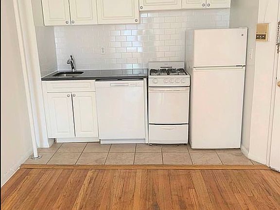 3rd image of 1575 3rd Ave APT 4B