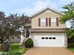 23 Andy Ct, Bloomington, IL