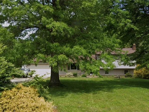 353 Airport Rd NW, Warren, OH 44481