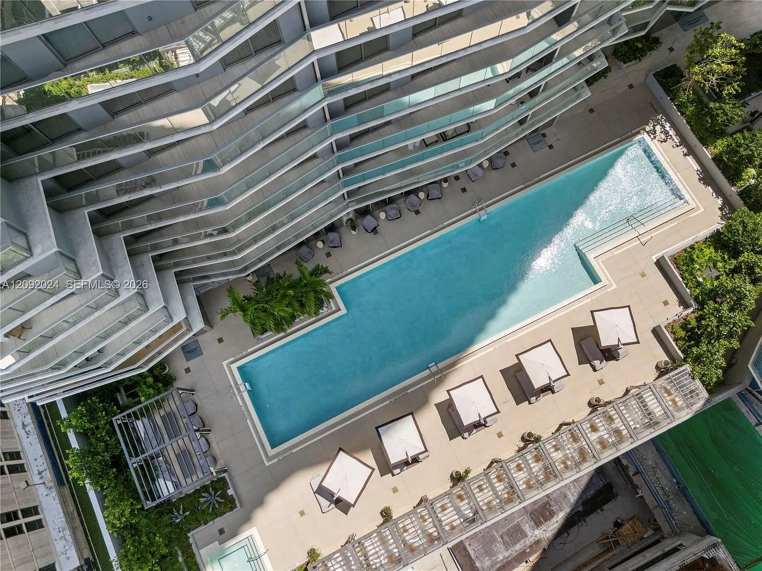 Viceroy Residences — Photo 4
