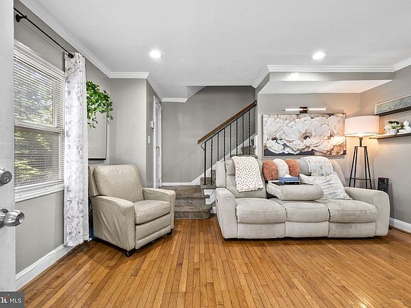 4th image of 620 71st Ave