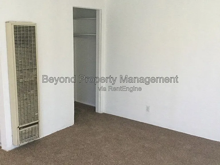 2153 Drescher St — Photo 4