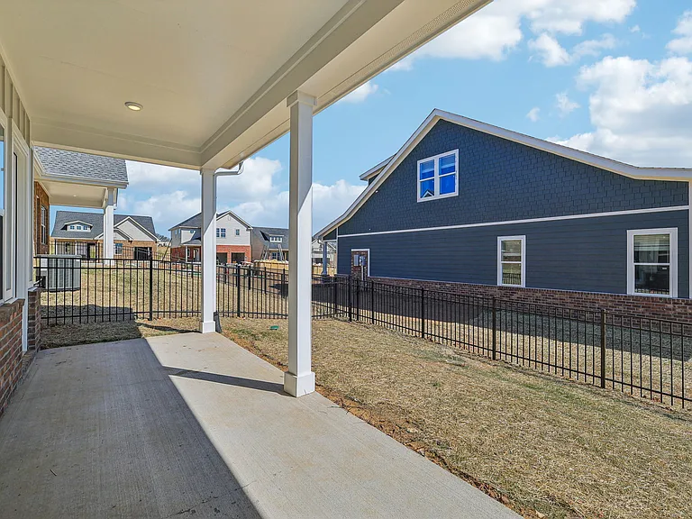 Chartwell Commons at Beechcroft — Photo 37