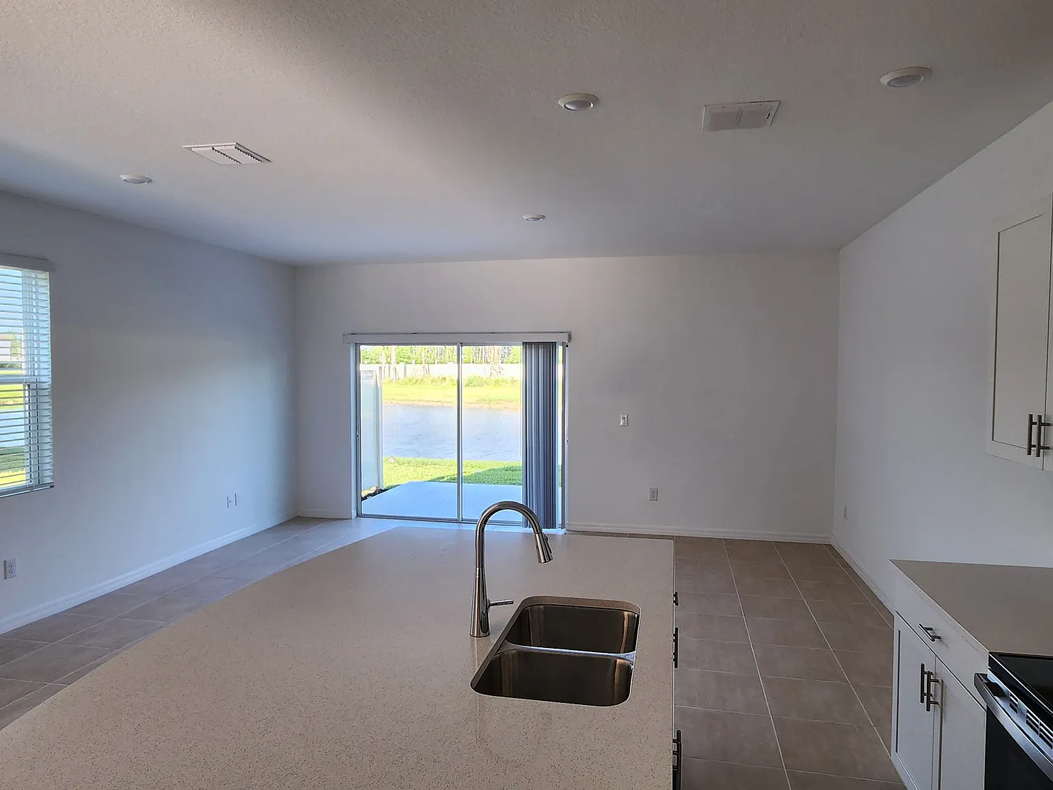 3 bed, 2.5 bath, 1553 sqft, $2,250 — Photo 4