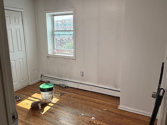4th image of 756 E 216th St #2