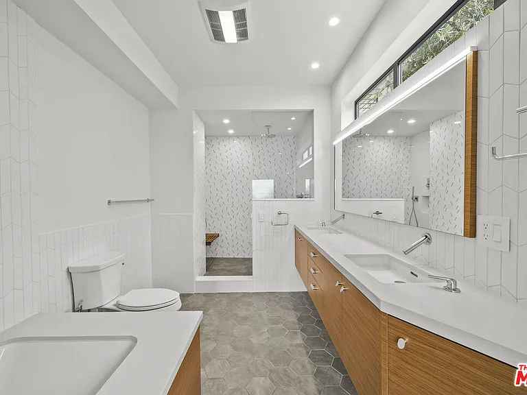 2388 Lyric Ave — Photo 31