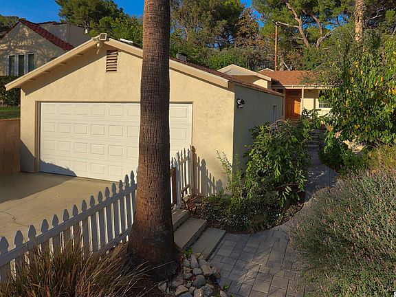 3rd image of 3941 Vista Ct