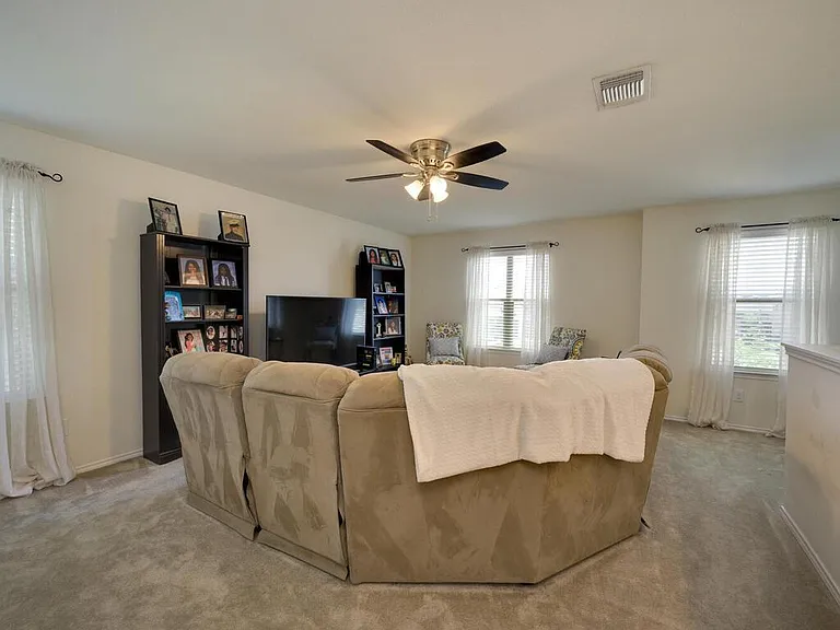 1304 Decatur Ct — Photo 24