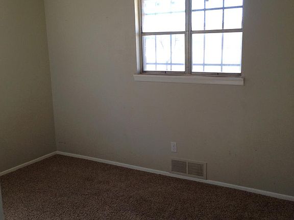 5th image of 1621 S Main Ave