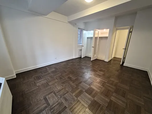 Rented by essential NEW YORK Real Estate | media 9