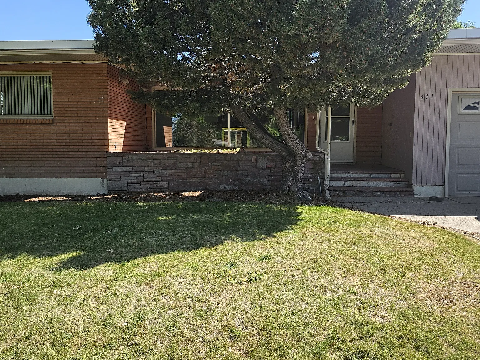 East Park St. - 471 East Park St. — Photo 2