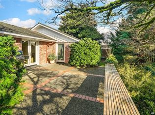 9905 Belfair Ln, Bellevue, WA 98004