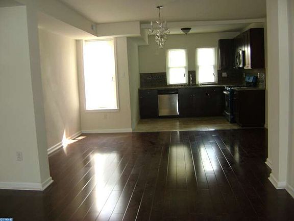 3rd image of 4726 Vista St