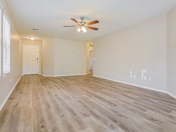 5th image of 2300 E Gleneagle Dr