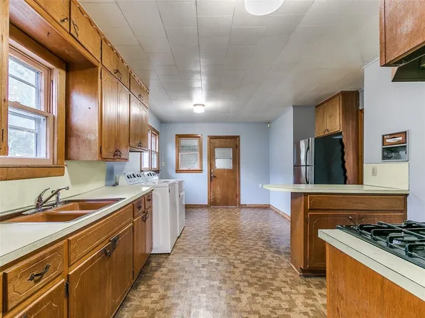 1907 N Market Ave, Shawnee, OK 74804