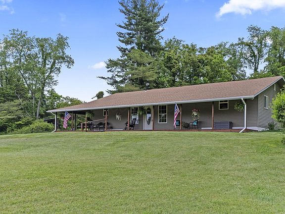 3rd image of 10713 Fairview Rd