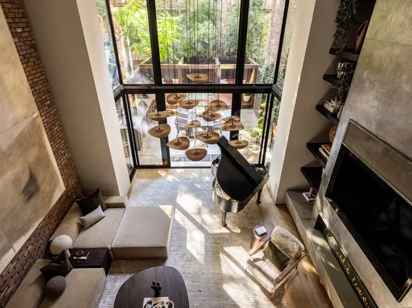 80 Washington Place image 3 of 26