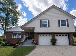 1112 Village Way, Fairmont, WV 26554