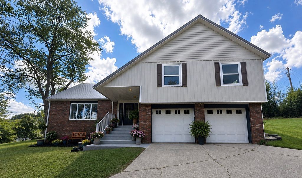 1112 Village Way - Property Image