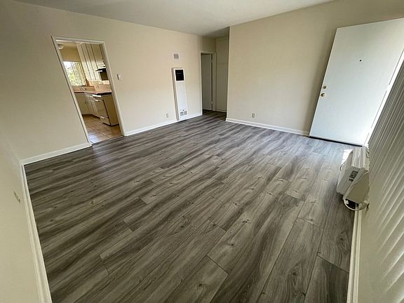 5th image of 1137 E California Ave #28