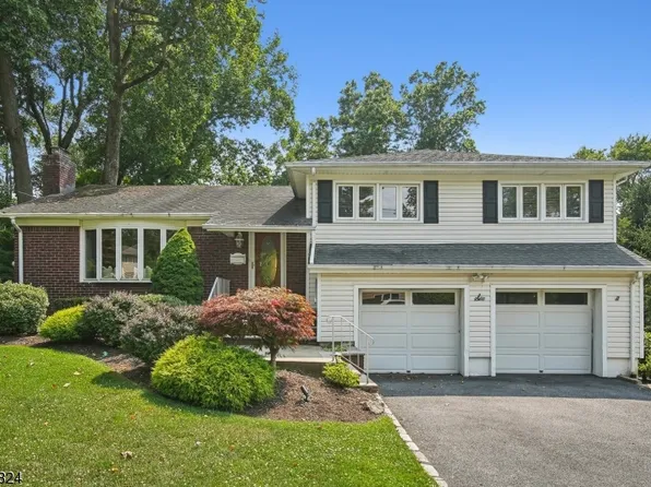 6 Willow Ln, North Caldwell Boro, NJ 07006