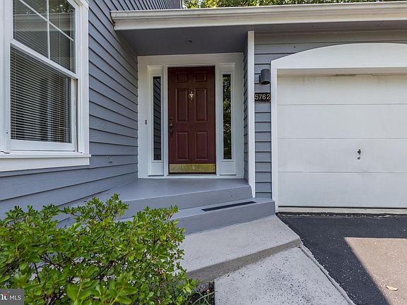 3rd image of 5762 Country Wood Ct