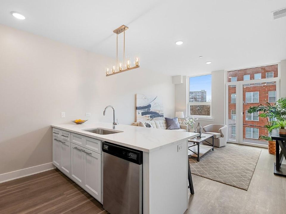 882 Lee St Des Plaines, IL, 60016 Apartments for Rent Zillow