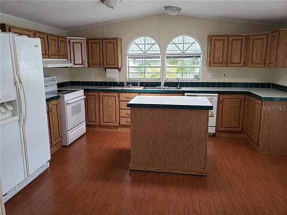 4th image of 2050 Lake Linda Cir