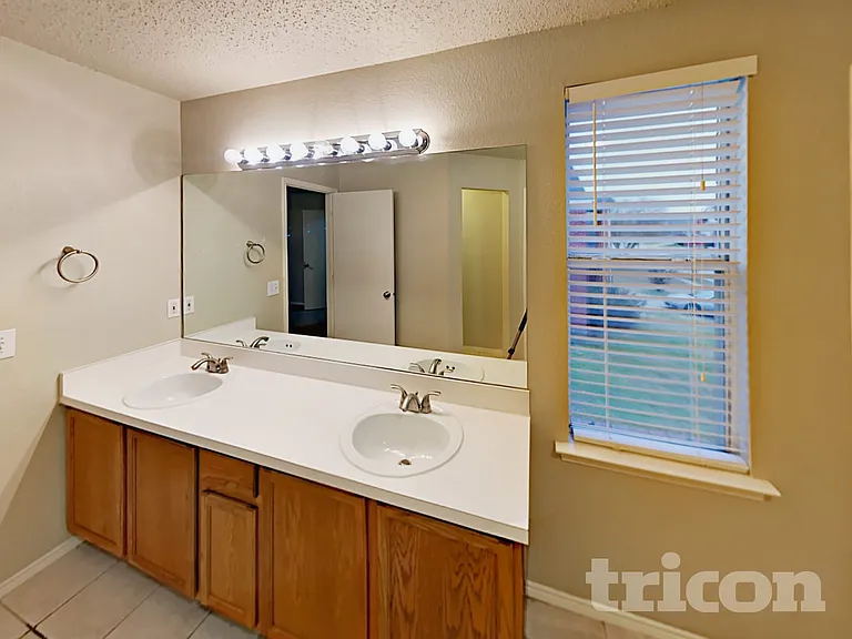 1819 Citadel Dr — Photo 11