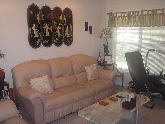 3rd image of 124 E Bahama St #2