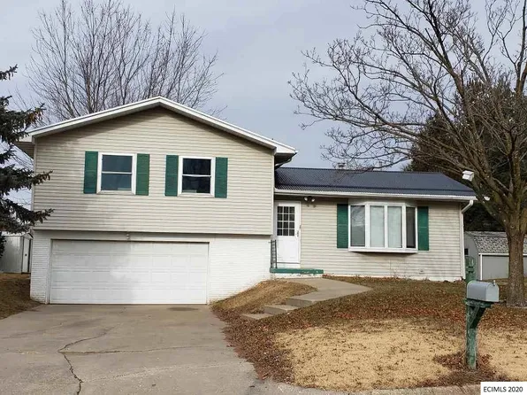 412 10th Ave SE, Dyersville, IA 52040