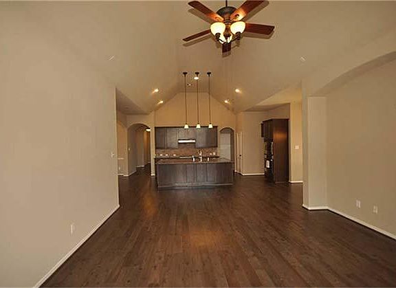 4th image of 2108 Rolling Hills Dr