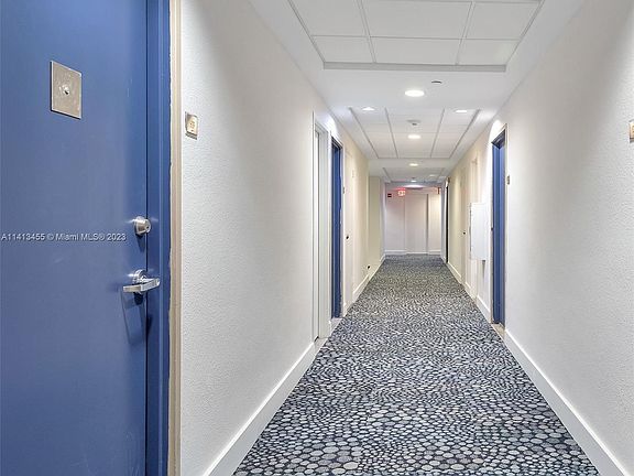 3rd image of 1000 West Ave APT 515