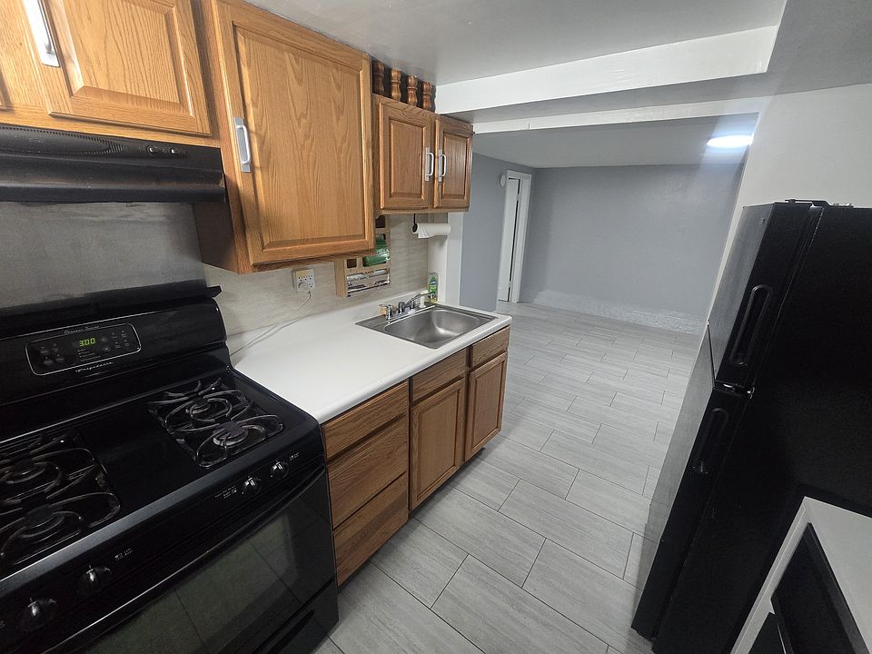 1st image of 1055 Plymouth Ave