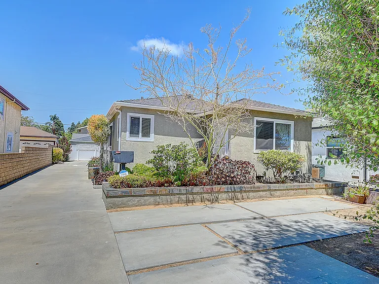 4136 Tilden Ave — Photo 1