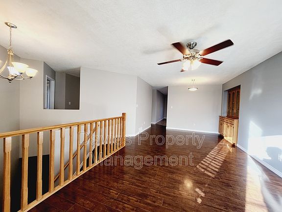 5th image of 1062 Jones Cres NW #1